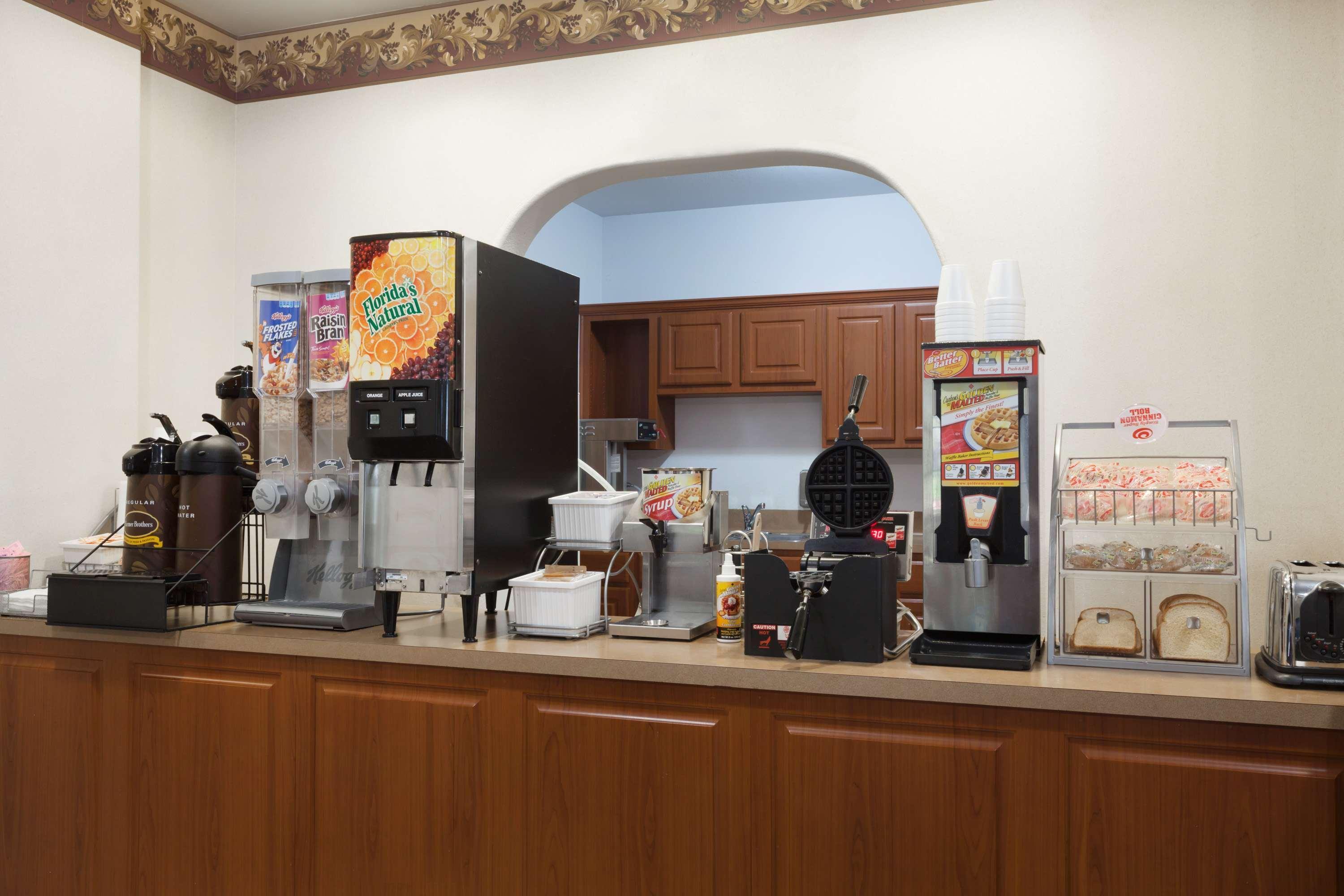 Super 8 By Wyndham Huntsville Esterno foto