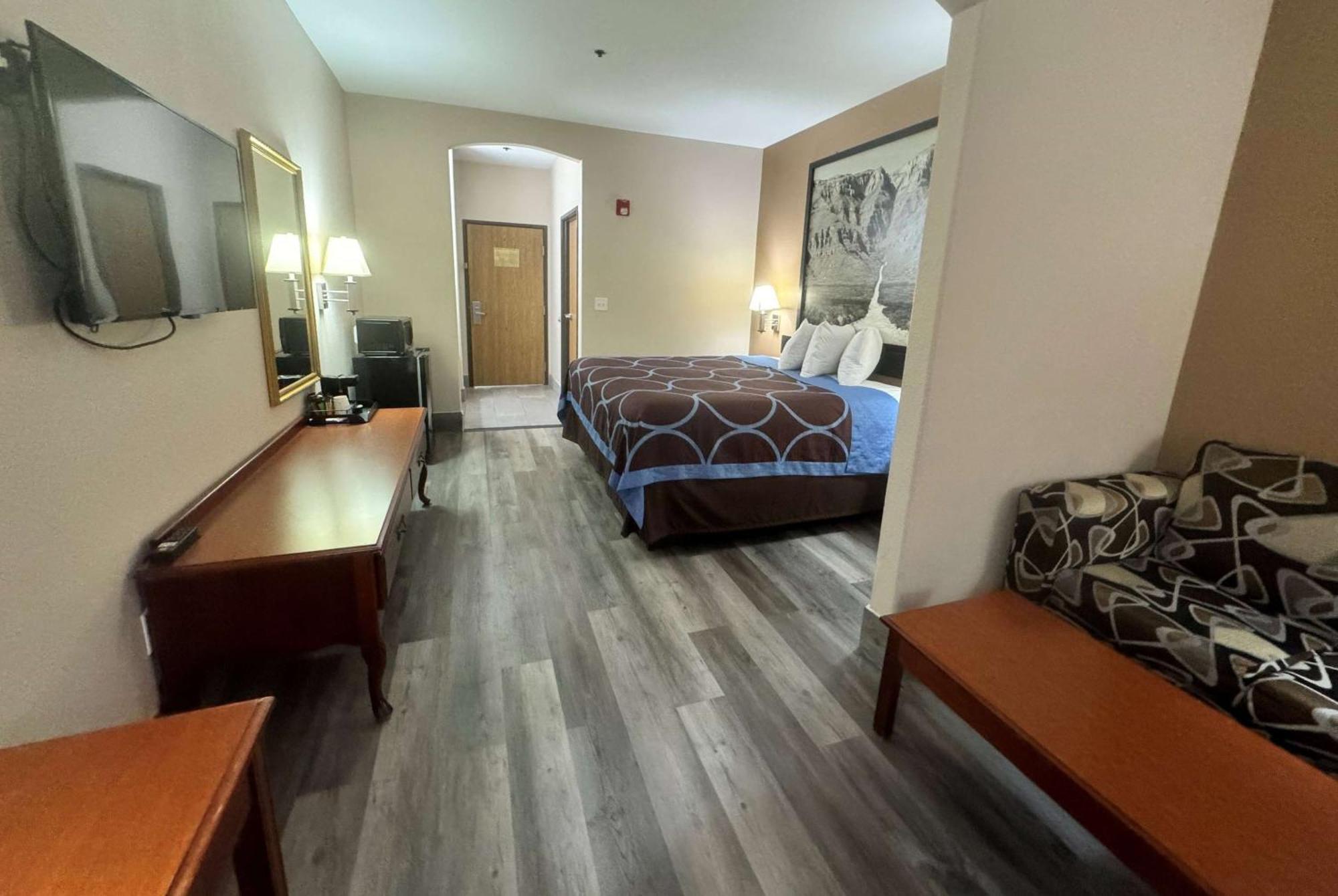 Super 8 By Wyndham Huntsville Esterno foto